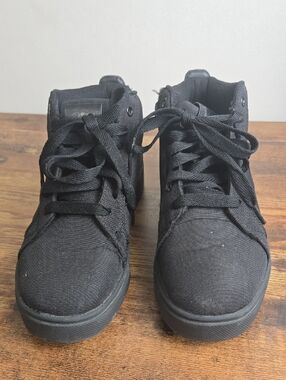 Heelys Racer 20 Mid Black Skate Sneaker Shoes Sz 5Y Rollers Athleisure